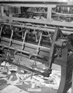 Détail montrant 3 broches et leurs ailettes (tiges recourbées). © Région Bourgogne-Franche-Comté, Inventaire du patrimoine