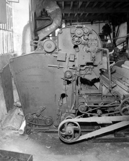 Chargeur peseur : inscription sur la face latérale droite. © Région Bourgogne-Franche-Comté, Inventaire du patrimoine