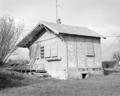 Façades latérale droite et postérieure. © Région Bourgogne-Franche-Comté, Inventaire du patrimoine