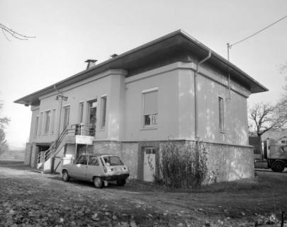 Façade postérieure vue de trois quarts droite. © Région Bourgogne-Franche-Comté, Inventaire du patrimoine
