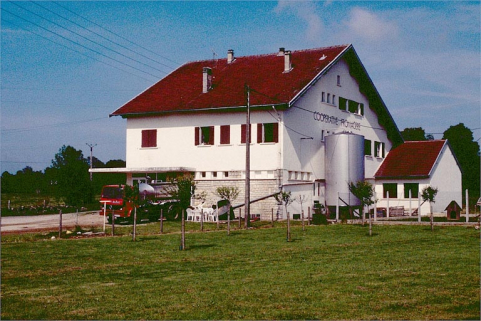 Façades antérieure et latérale droite. © Région Bourgogne-Franche-Comté, Inventaire du patrimoine
