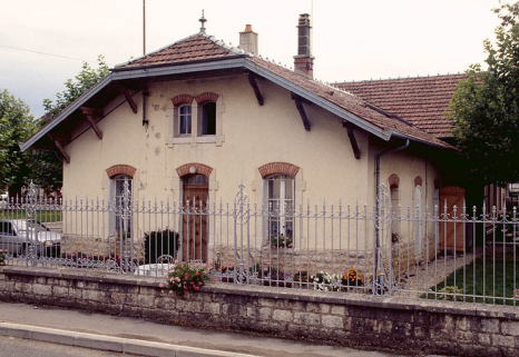 Mur-pignon et façade postérieure depuis l'ouest. © Région Bourgogne-Franche-Comté, Inventaire du patrimoine