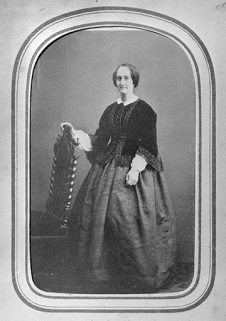 Portrait d'Amélie Honoré, épouse d'Alphonse Jobez. © Région Bourgogne-Franche-Comté, Inventaire du patrimoine Portrait d'Amélie Honoré, épouse d'Alphonse Jobez. © Région Bourgogne-Franche-Comté, Inventaire du patrimoine