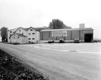 Vue d'ensemble depuis l'ouest. A droite : bâtiment des silos. © Région Bourgogne-Franche-Comté, Inventaire du patrimoine