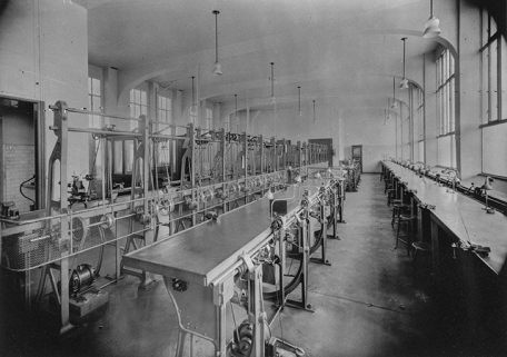 photographie machine intérieur école professionnelle © Région Bourgogne-Franche-Comté, Inventaire du patrimoine  photographie machine intérieur école professionnelle © Région Bourgogne-Franche-Comté, Inventaire du patrimoine