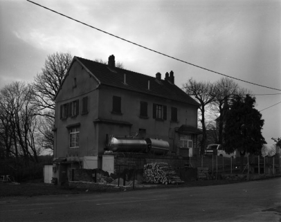 Façade postérieure de trois quarts droite. © Région Bourgogne-Franche-Comté, Inventaire du patrimoine