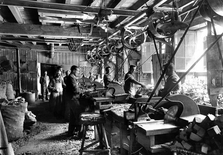 Intérieur de l'atelier d'ébauchage. © Région Bourgogne-Franche-Comté, Inventaire du patrimoine