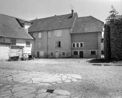 Façade postérieure du logement. © Région Bourgogne-Franche-Comté, Inventaire du patrimoine