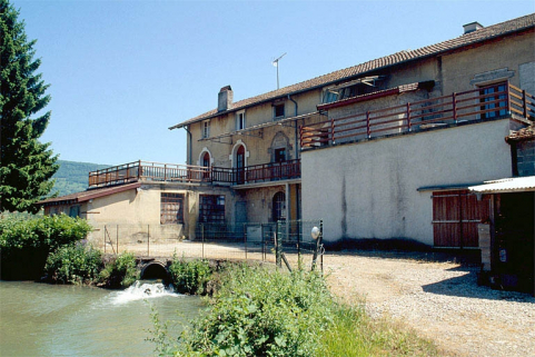 Façade postérieure. © Région Bourgogne-Franche-Comté, Inventaire du patrimoine Façade postérieure. © Région Bourgogne-Franche-Comté, Inventaire du patrimoine