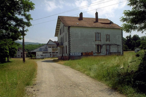 Vue d'ensemble depuis l'ouest. © Région Bourgogne-Franche-Comté, Inventaire du patrimoine Vue d'ensemble depuis l'ouest. © Région Bourgogne-Franche-Comté, Inventaire du patrimoine
