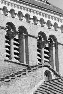 Clocher : détail des baies de la face ouest (vue verticale). © Région Bourgogne-Franche-Comté, Inventaire du patrimoine