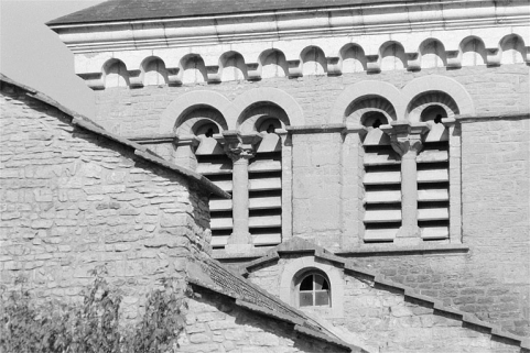 Clocher : détail des baies de la face ouest (vue horizontale). © Région Bourgogne-Franche-Comté, Inventaire du patrimoine