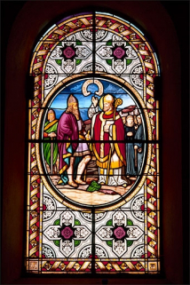 Baie 8 : saint Denis bénissant le roi Dagobert. © Région Bourgogne-Franche-Comté, Inventaire du patrimoine