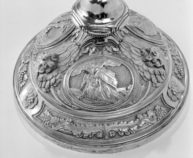 La montée au Calvaire sur le pied du calice. © Région Bourgogne-Franche-Comté, Inventaire du patrimoine