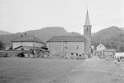 Vue de situation depuis le nord. © Région Bourgogne-Franche-Comté, Inventaire du patrimoine