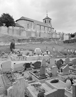 Face nord et abside vus depuis le cimetière. © Région Bourgogne-Franche-Comté, Inventaire du patrimoine