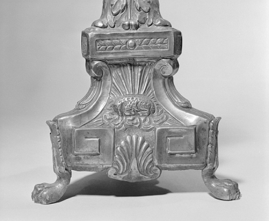 Le pied d'un chandelier vu du côté de l'Agneau Mystique. © Région Bourgogne-Franche-Comté, Inventaire du patrimoine