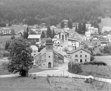 Vue de situation depuis l'ouest (vue horizontale). © Région Bourgogne-Franche-Comté, Inventaire du patrimoine