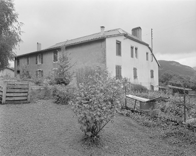 Façade postérieure et face sud. © Région Bourgogne-Franche-Comté, Inventaire du patrimoine