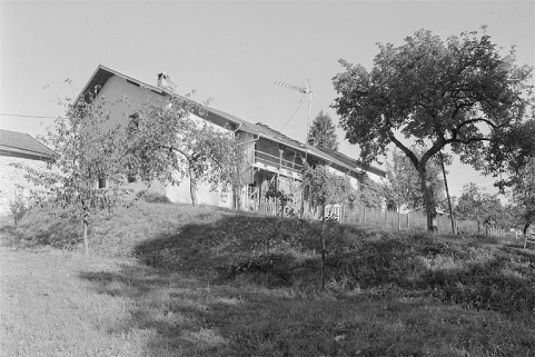 Vue d'ensemble de la façade postérieure. © Région Bourgogne-Franche-Comté, Inventaire du patrimoine
