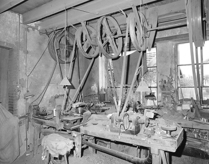 Partie de l'atelier abritant les différentes étapes de la fabrication des pipes. © Région Bourgogne-Franche-Comté, Inventaire du patrimoine