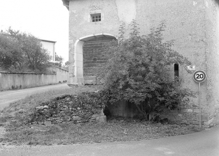 Accès à la grange haute par un pont de grange. © Région Bourgogne-Franche-Comté, Inventaire du patrimoine