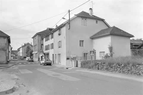 Rue du Jura avec le magasin de la Fraternelle. © Région Bourgogne-Franche-Comté, Inventaire du patrimoine