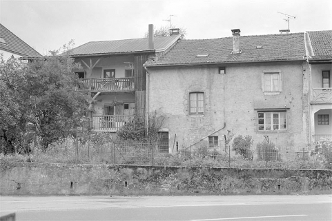 Grande Rue, façades postérieures d'anciennes fermes. © Région Bourgogne-Franche-Comté, Inventaire du patrimoine