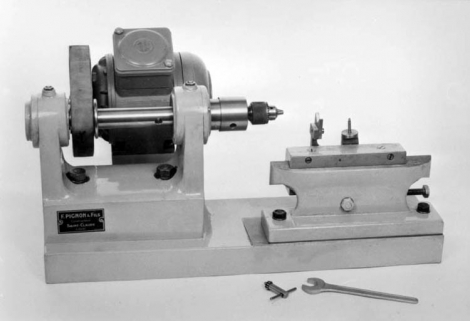 Industrie de la pipe : machine à percer. © Région Bourgogne-Franche-Comté, Inventaire du patrimoine