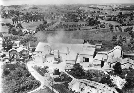 En avion au dessus de... Grozon (Jura) - Les Plâtrières [vue aérienne]. © Région Bourgogne-Franche-Comté, Inventaire du patrimoine
