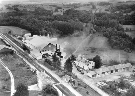 Grozon (Jura) - Gare et Plâtrière - Vue aérienne. © Région Bourgogne-Franche-Comté, Inventaire du patrimoine