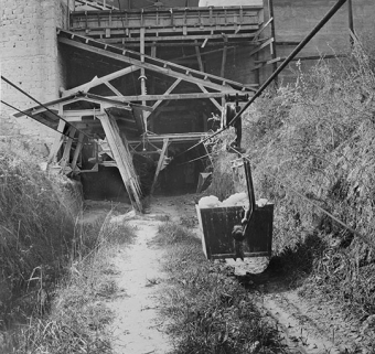 [Départ du transporteur automatique par câbles et télébennes]. © Région Bourgogne-Franche-Comté, Inventaire du patrimoine