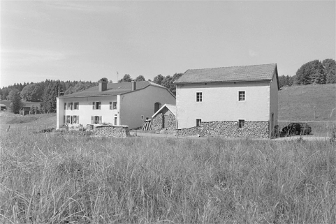 Vue générale depuis l'est. © Région Bourgogne-Franche-Comté, Inventaire du patrimoine