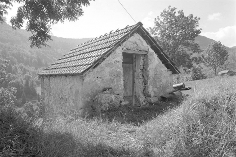 Grenier fort en pierres. © Région Bourgogne-Franche-Comté, Inventaire du patrimoine