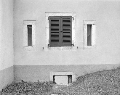 Détail des fenêtres de la fromagerie sur la face nord-est. © Région Bourgogne-Franche-Comté, Inventaire du patrimoine