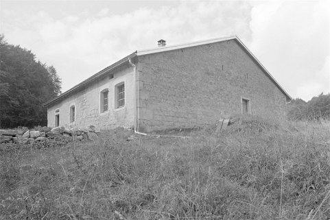 Façade antérieure et face nord-est. © Région Bourgogne-Franche-Comté, Inventaire du patrimoine