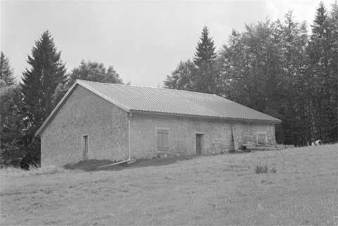 Face nord-est et façade postérieure. © Région Bourgogne-Franche-Comté, Inventaire du patrimoine