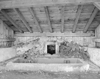 Bassin de l'abreuvoir et accès à la citerne. © Région Bourgogne-Franche-Comté, Inventaire du patrimoine