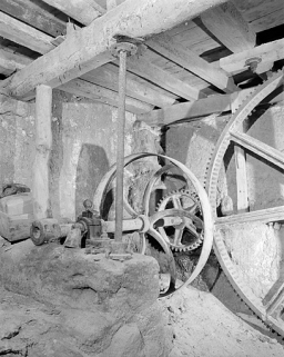 Roue entrainée par le rouet et transmettant le mouvement au chassis multiple. © Région Bourgogne-Franche-Comté, Inventaire du patrimoine