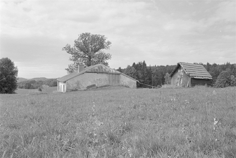 Vue générale depuis le nord-est. © Région Bourgogne-Franche-Comté, Inventaire du patrimoine