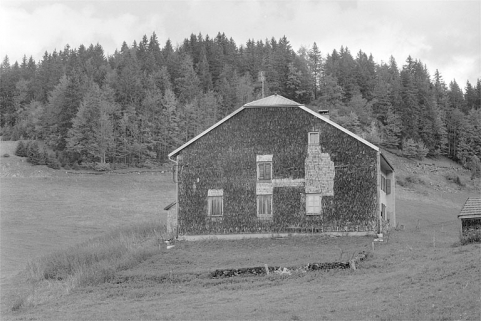 Face sud-ouest et jardin potager. © Région Bourgogne-Franche-Comté, Inventaire du patrimoine
