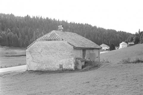 Façade postérieure et face nord-est. © Région Bourgogne-Franche-Comté, Inventaire du patrimoine