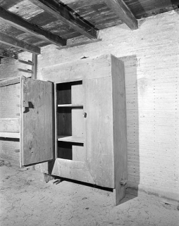 Placard ouvert. © Région Bourgogne-Franche-Comté, Inventaire du patrimoine