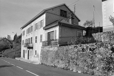 Façade antérieure et face nord-est. © Région Bourgogne-Franche-Comté, Inventaire du patrimoine