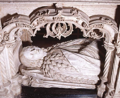 Buste du gisant inférieur © Région Bourgogne-Franche-Comté, Inventaire du patrimoine