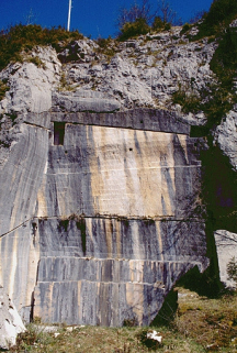 Carrière, partie sud : front de taille. © Région Bourgogne-Franche-Comté, Inventaire du patrimoine
