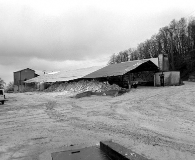 L'atelier de distribution et de concassage de la carrière. © Région Bourgogne-Franche-Comté, Inventaire du patrimoine