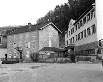 Logement patronal et atelier de fabrication vus de trois quarts droit. © Région Bourgogne-Franche-Comté, Inventaire du patrimoine