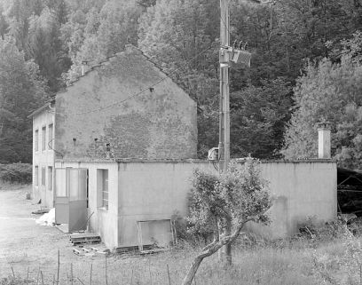 Face droite du moulin et de la partie construite en 1980. © Région Bourgogne-Franche-Comté, Inventaire du patrimoine