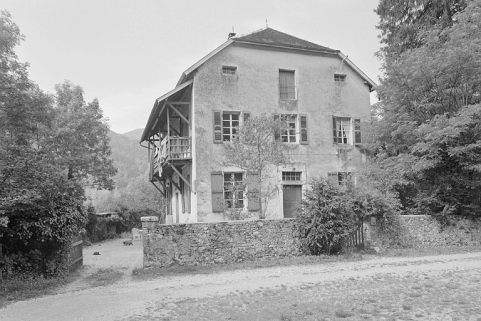Vue générale de la façade antérieure. © Région Bourgogne-Franche-Comté, Inventaire du patrimoine